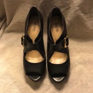 MICHAEL Michael Kors Black Leather US 8.5M Heels